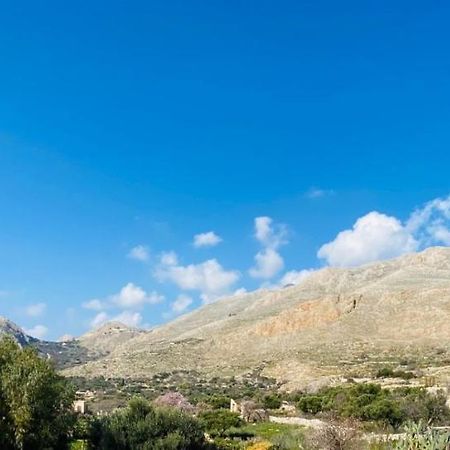 Pontamos Villas Chalki Town ภายนอก รูปภาพ
