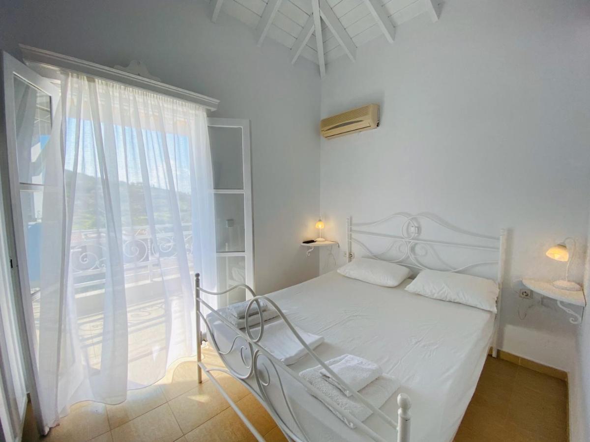 Pontamos Villas Chalki Town ภายนอก รูปภาพ