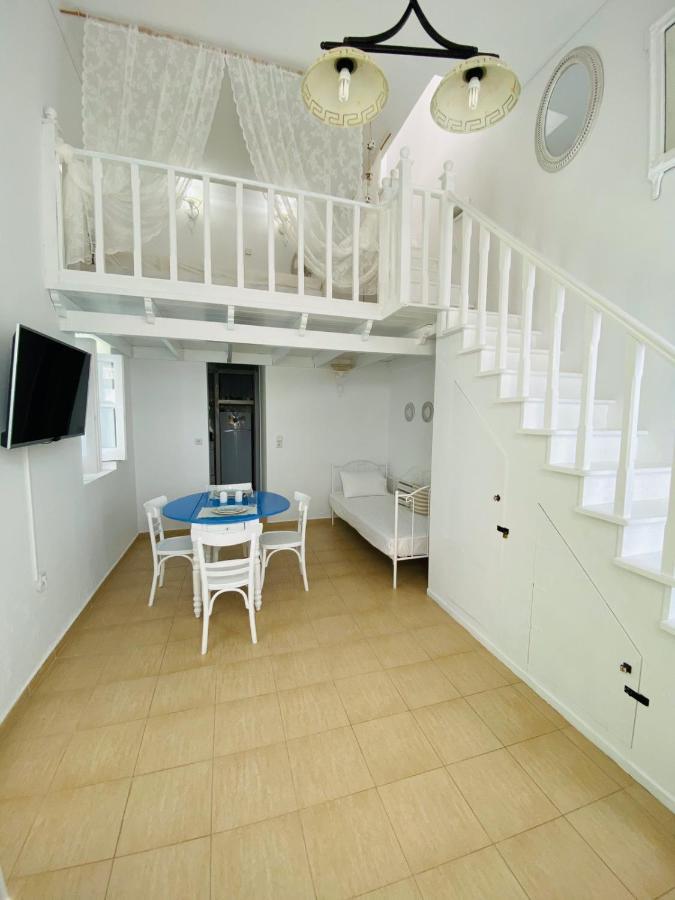 Pontamos Villas Chalki Town ภายนอก รูปภาพ